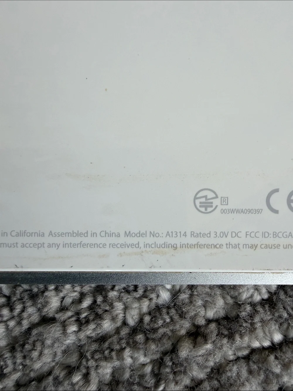 Apple Wireless Aluminum Keyboard in Silver and White model A1314
